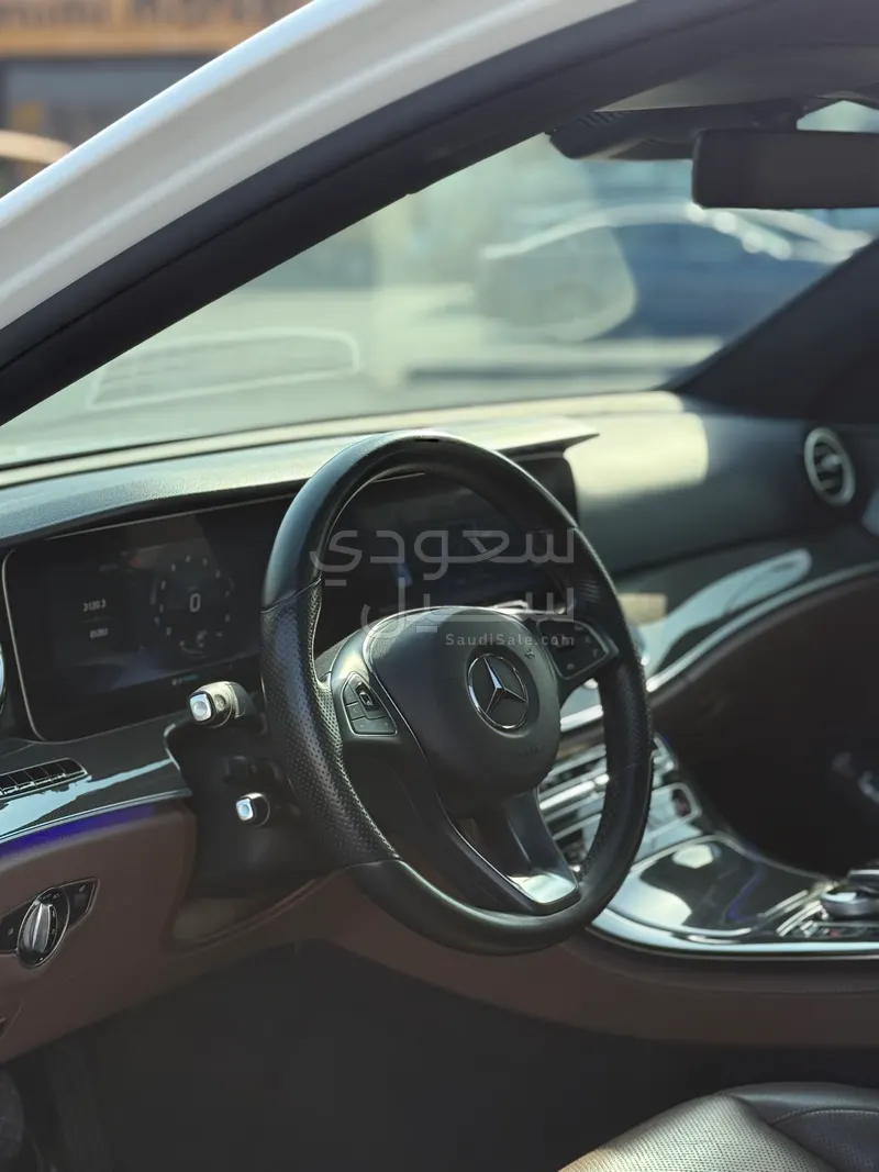 2017 مرسيدس - بنز إي 200