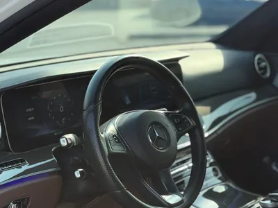 2017 مرسيدس - بنز إي 200