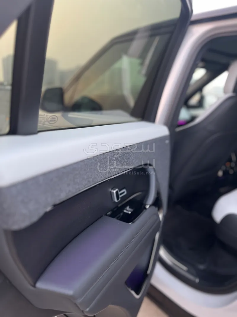 2025 لاند روفر رينج روفر سبورت اس اي ار دايناميك