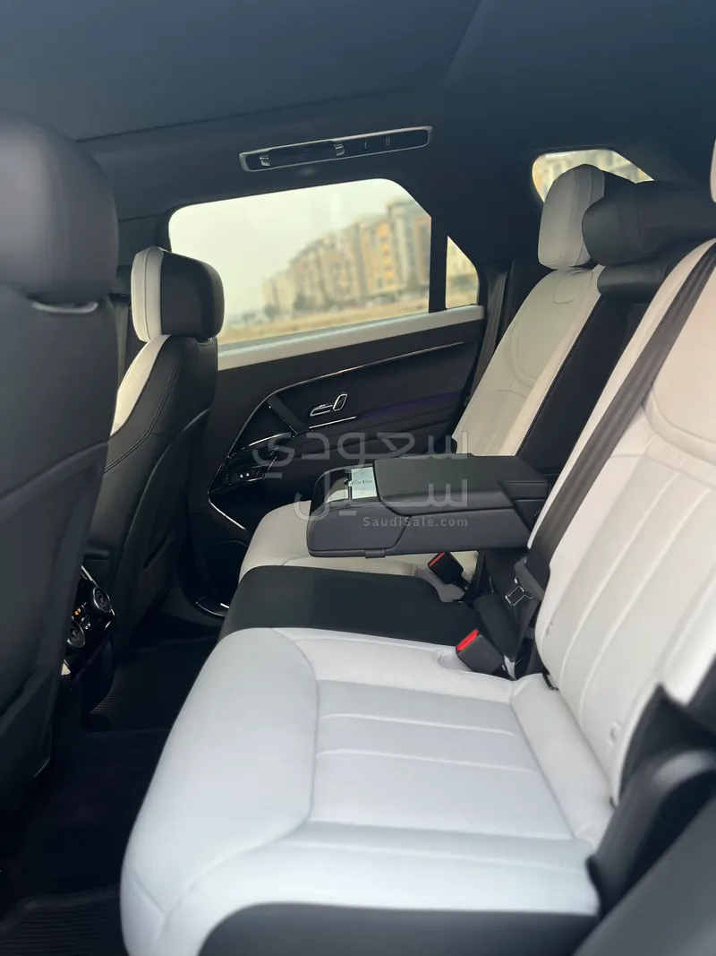 2025 لاند روفر رينج روفر سبورت اس اي ار دايناميك