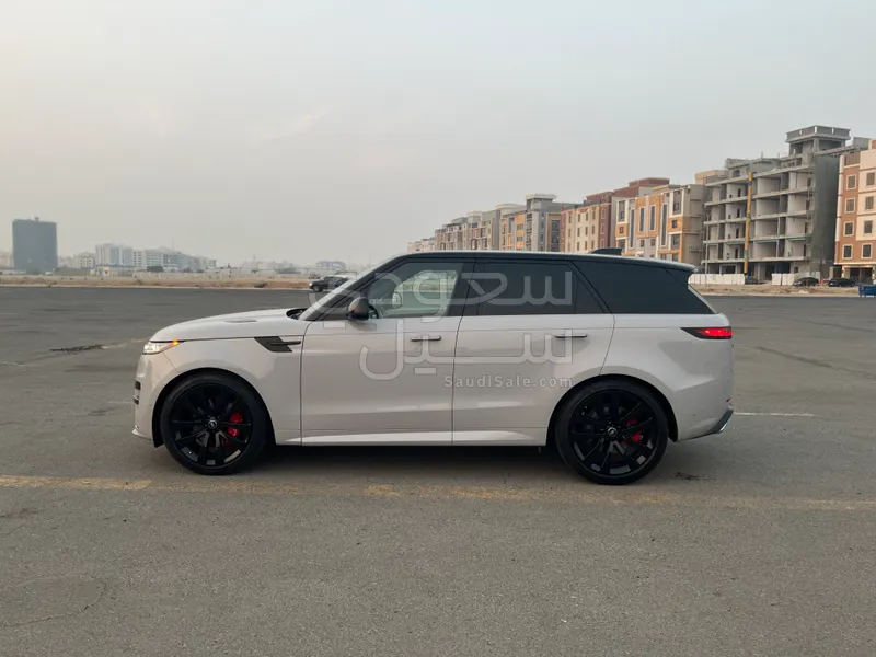 2025 لاند روفر رينج روفر سبورت اس اي ار دايناميك