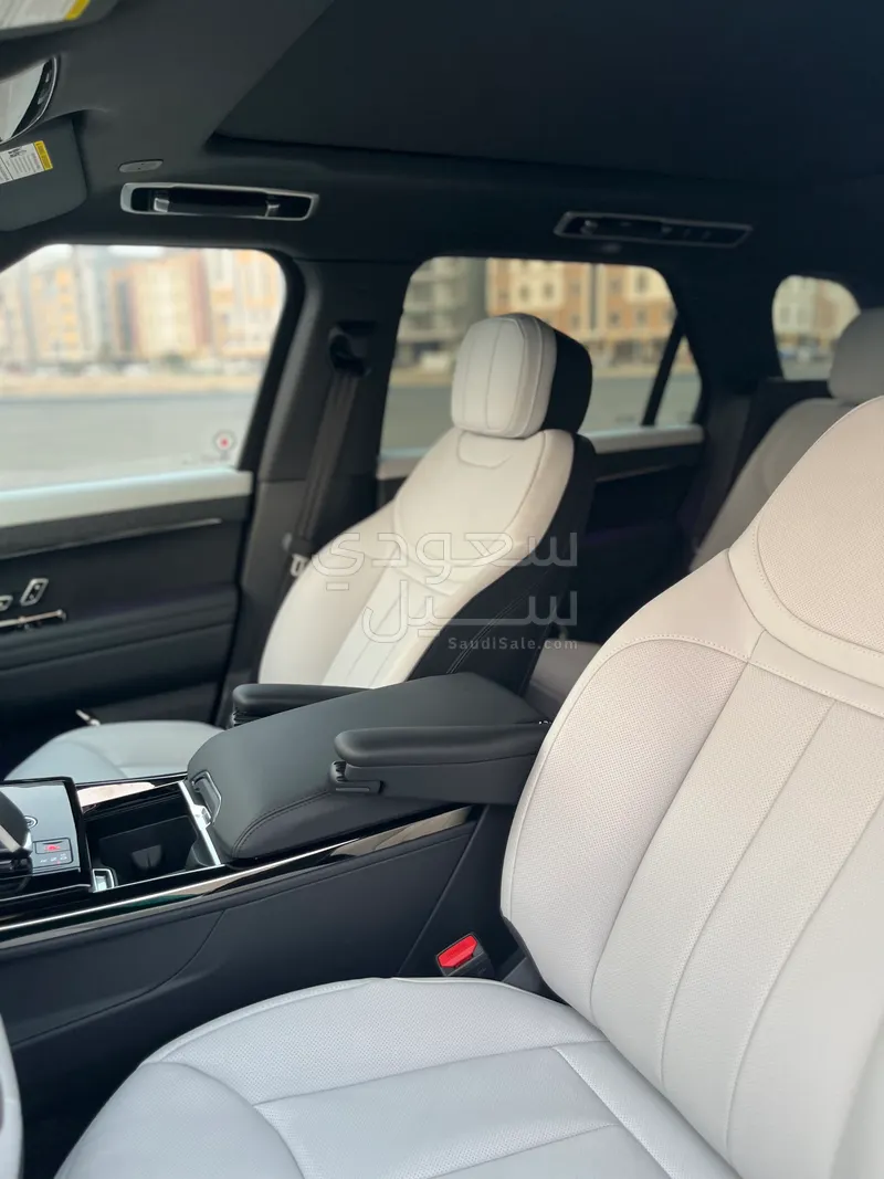 2025 لاند روفر رينج روفر سبورت اس اي ار دايناميك