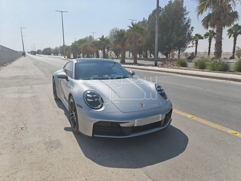 2025 بورش 911 كاريرا