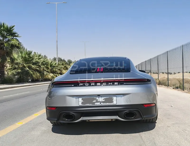 2025 بورش 911 كاريرا