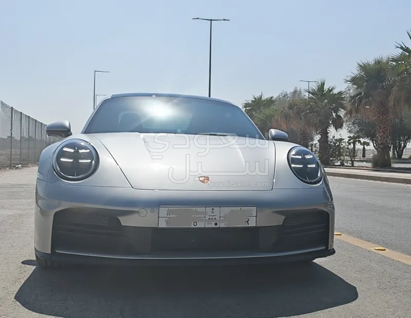 2025 بورش 911 كاريرا