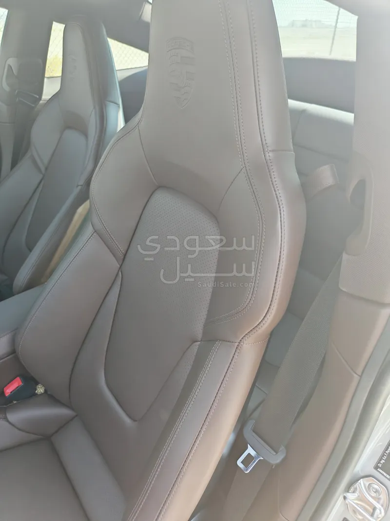 2025 بورش 911 كاريرا