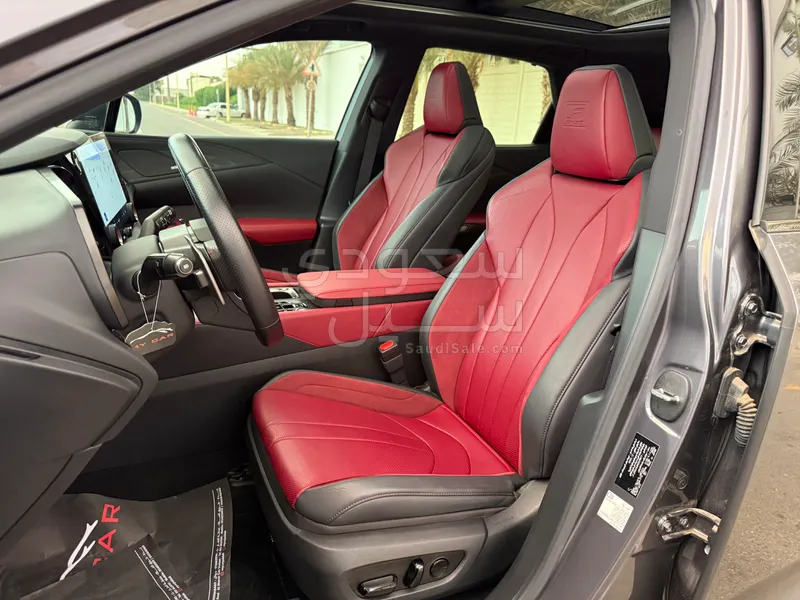 2024 لكزس أر إكس 500إتش