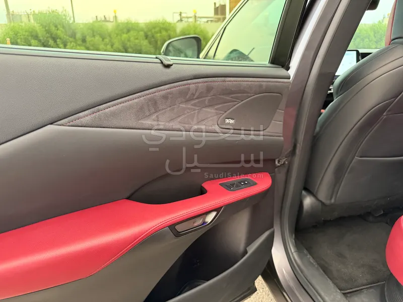 2024 لكزس أر إكس 500إتش