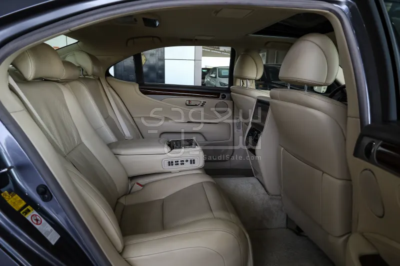 2013 لكزس إل إس 460 إل