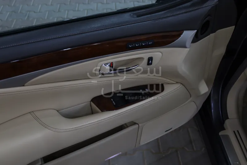 2013 لكزس إل إس 460 إل