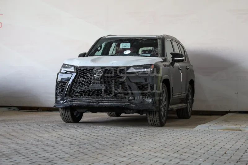 2025 لكزس إل إكس 600 إف