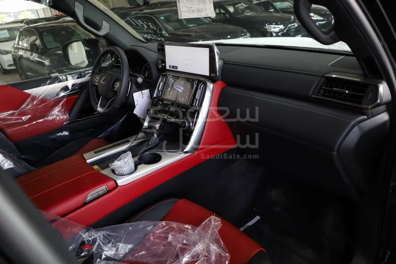 2025 لكزس إل إكس 600 إف