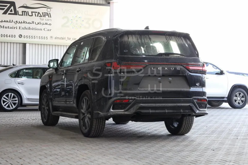 2025 لكزس إل إكس 600 إف