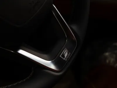 2025 لكزس إل إكس 600 إف