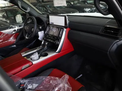 2025 لكزس إل إكس 600 إف