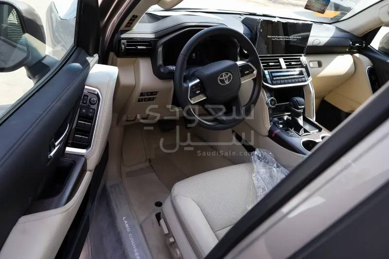 2026 تويوتا لاند كروزر جي اكس ار