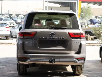 2026 تويوتا لاند كروزر جي اكس ار