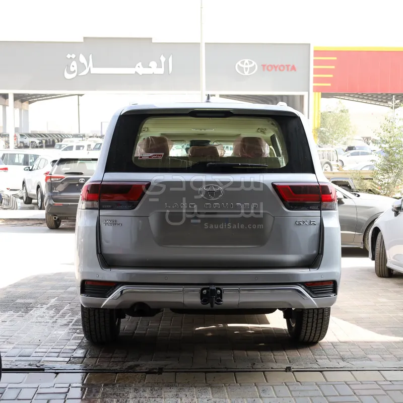 2026 تويوتا لاند كروزر جي اكس ار