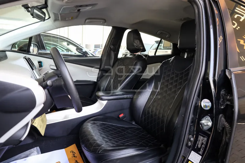 2021 تويوتا بريوس