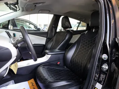 2021 تويوتا بريوس