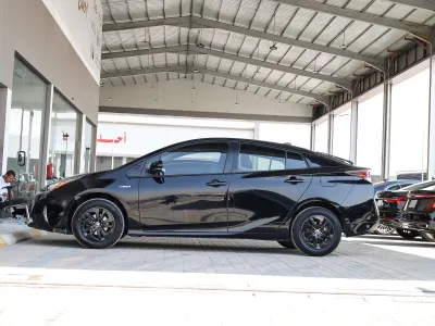 2021 تويوتا بريوس