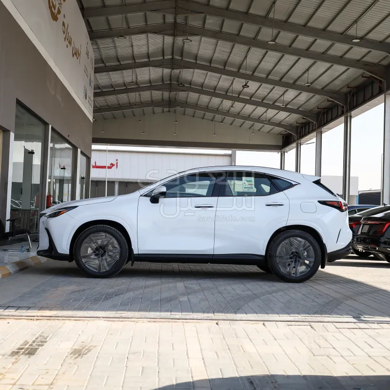 2026 لكزس إن إكس 350