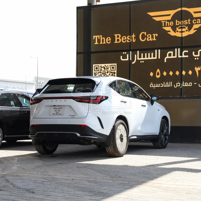 2025 لكزس إن إكس 300 اف سبورت