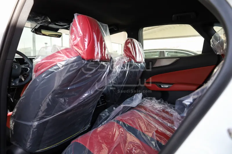 2025 لكزس إن إكس 300 اف سبورت