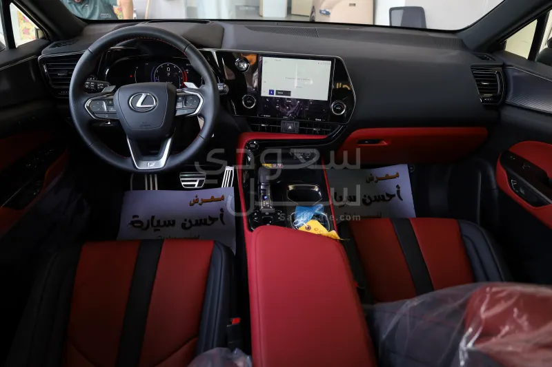 2025 لكزس إن إكس 300 اف سبورت