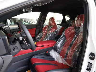 2025 لكزس إن إكس 300 اف سبورت