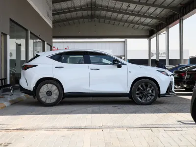 2025 لكزس إن إكس 300 اف سبورت