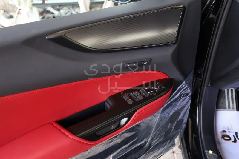 2025 لكزس إن إكس 300 اف سبورت