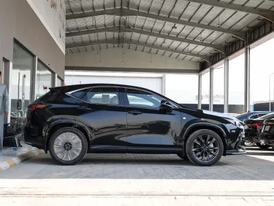 2025 لكزس إن إكس 300 اف سبورت