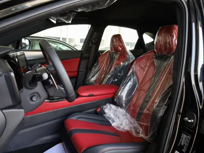 2025 لكزس إن إكس 300 اف سبورت