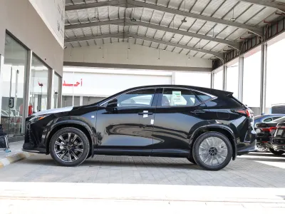 2025 لكزس إن إكس 300 اف سبورت