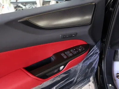 2025 لكزس إن إكس 300 اف سبورت