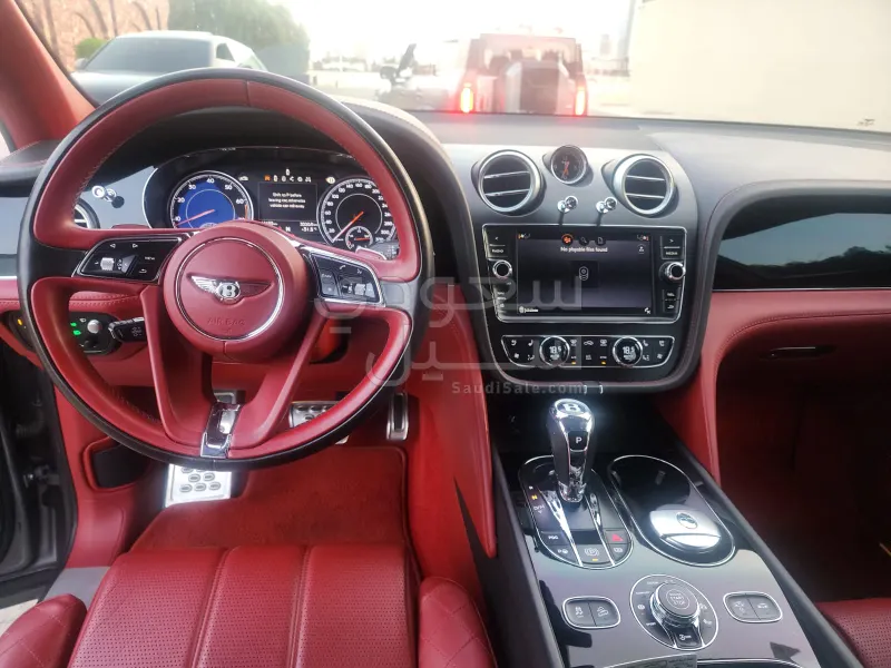 2017 بنتلي بنتايجا الاصدار الاول