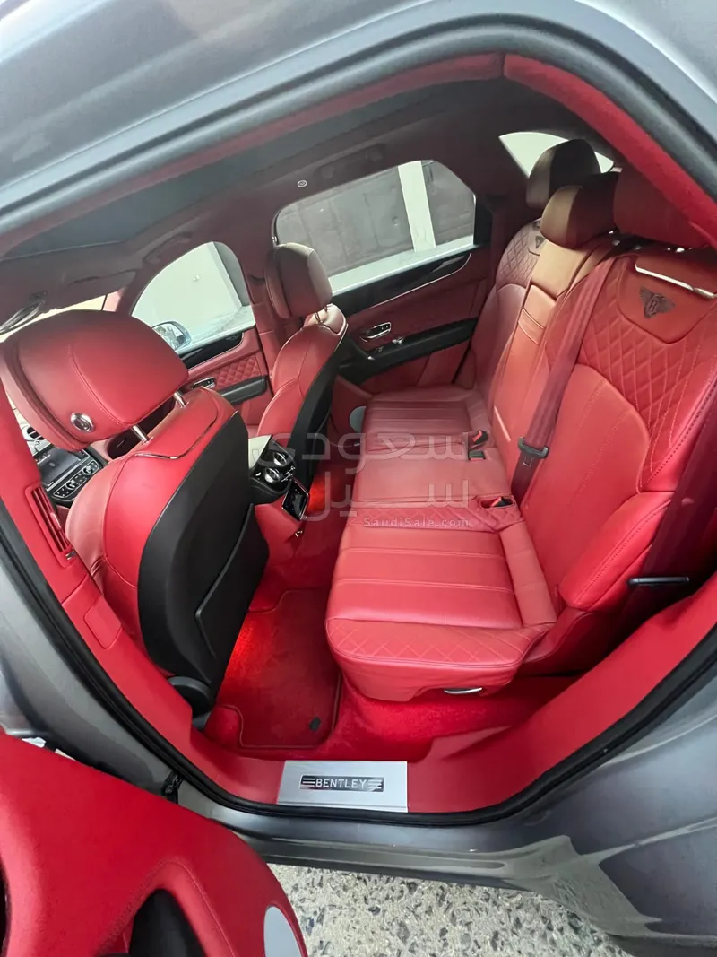 2017 بنتلي بنتايجا الاصدار الاول