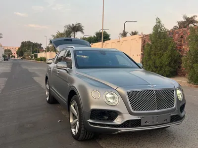 2017 بنتلي بنتايجا الاصدار الاول