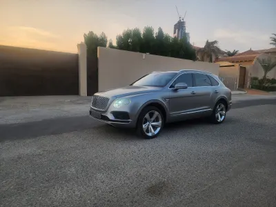 2017 بنتلي بنتايجا الاصدار الاول