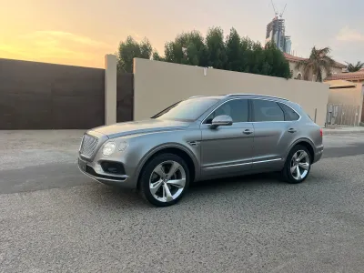 2017 بنتلي بنتايجا الاصدار الاول