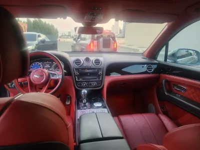 2017 بنتلي بنتايجا الاصدار الاول