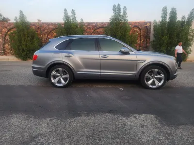 2017 بنتلي بنتايجا الاصدار الاول