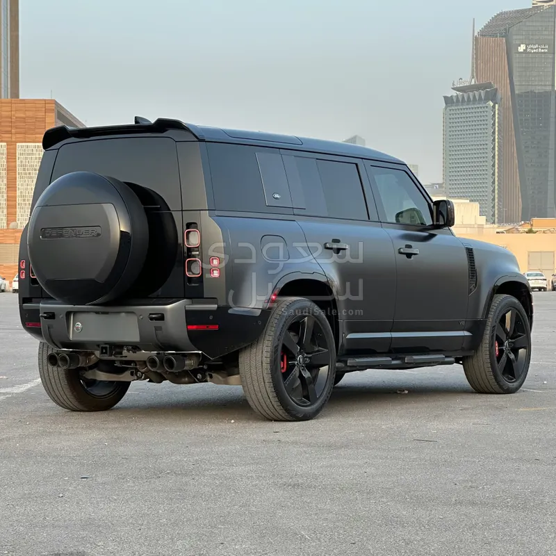 2024 لاند روفر ديفيندر إصدار كارباثيان
