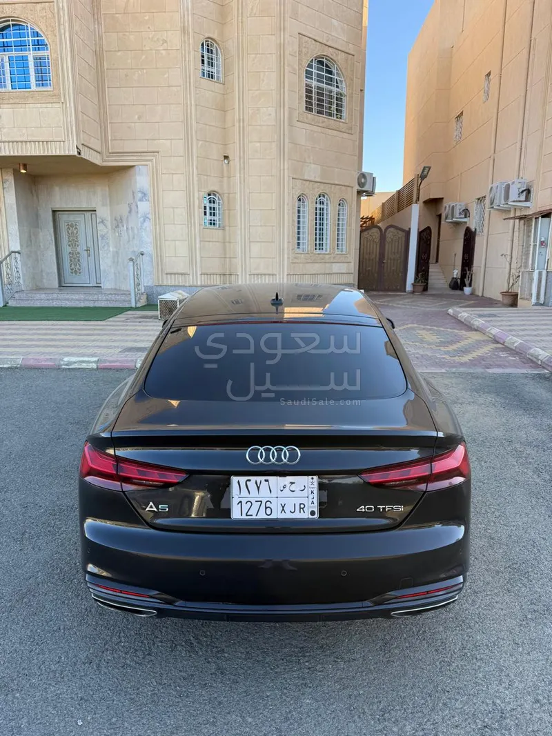 2022 اودي اي 5 40 تي اف اس اي اس لاين