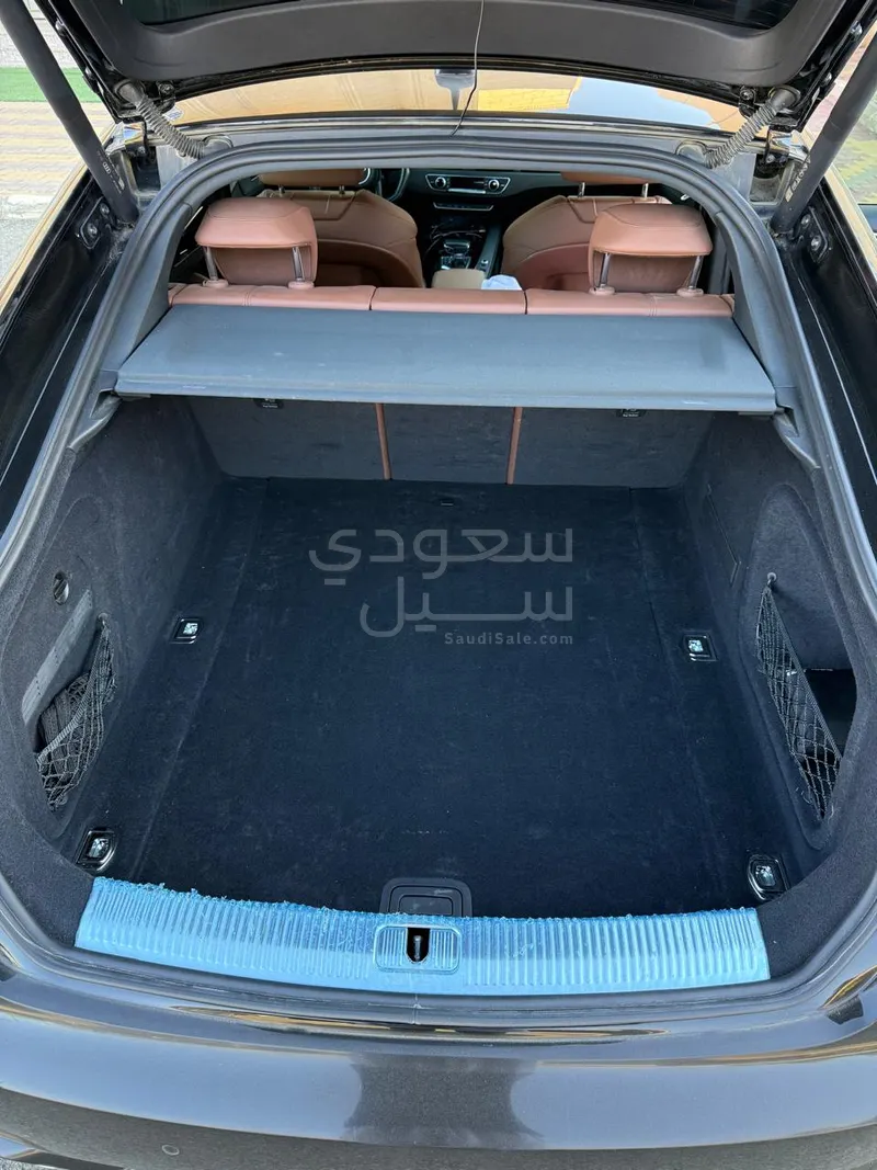 2022 اودي اي 5 40 تي اف اس اي اس لاين