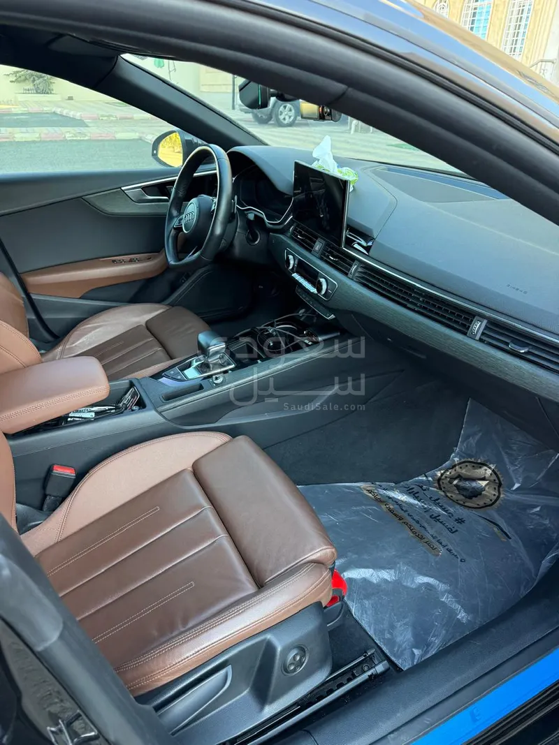 2022 اودي اي 5 40 تي اف اس اي اس لاين