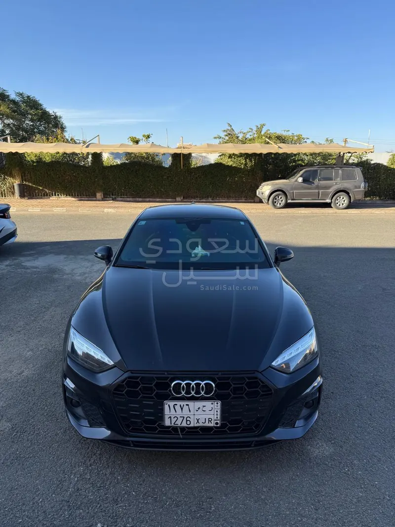 2022 اودي اي 5 40 تي اف اس اي اس لاين