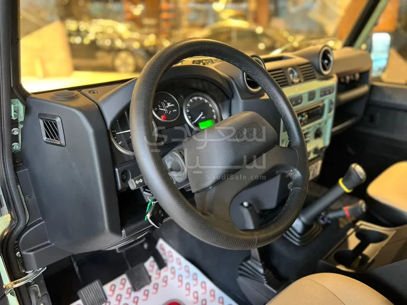 2016 لاند روفر ديفيندر 90