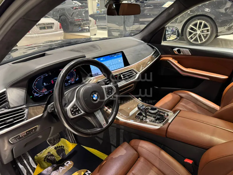 2022 بي ام دبليو الفئة اكس 7 إم كت